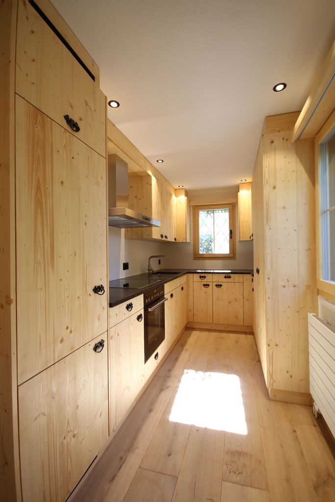 Joerimann Schreinerei Kueche Fichte Innenausbau | Küchen | Corian | Reparaturen - Jörimann Schreinerei