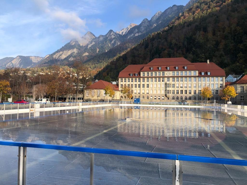 Innenausbau | Küchen | Corian | Reparaturen - Jörimann Schreinerei