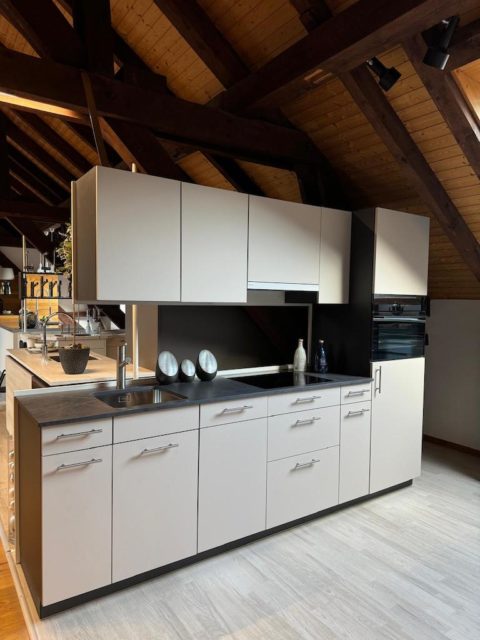 Innenausbau | Küchen | Corian | Reparaturen - Jörimann Schreinerei