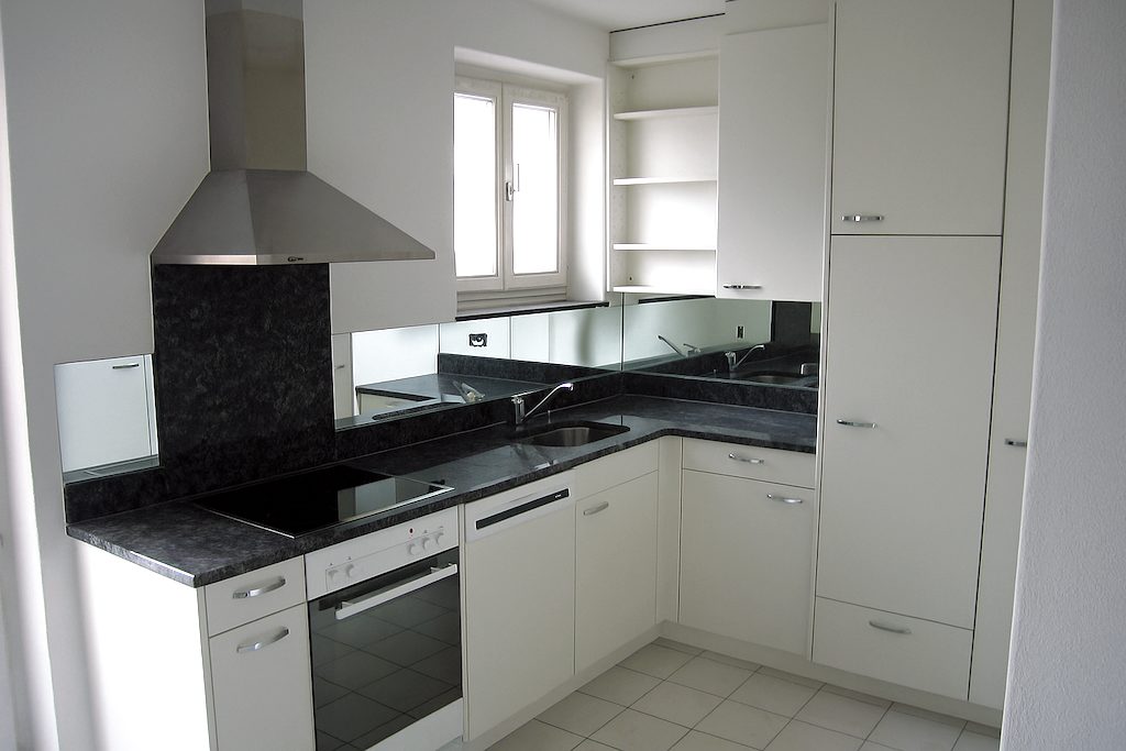 Innenausbau | Küchen | Corian | Reparaturen - Jörimann Schreinerei