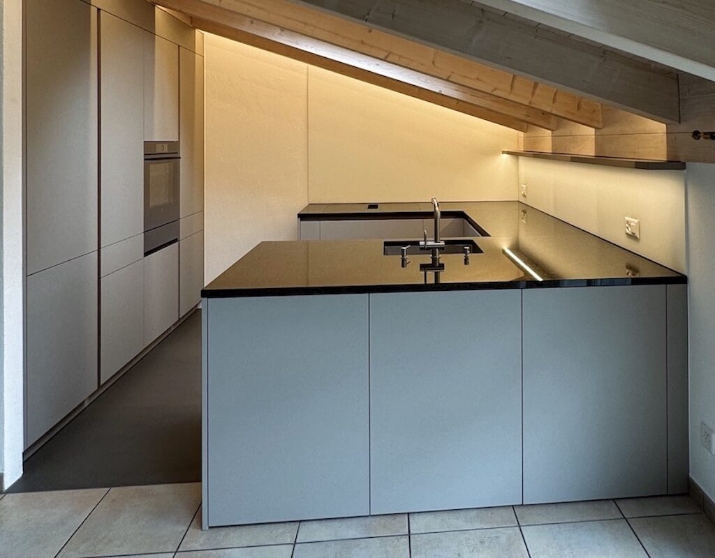 Innenausbau | Küchen | Corian | Reparaturen - Jörimann Schreinerei