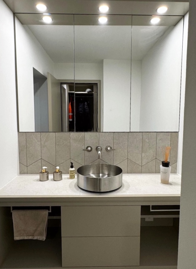 Innenausbau | Küchen | Corian | Reparaturen - Jörimann Schreinerei