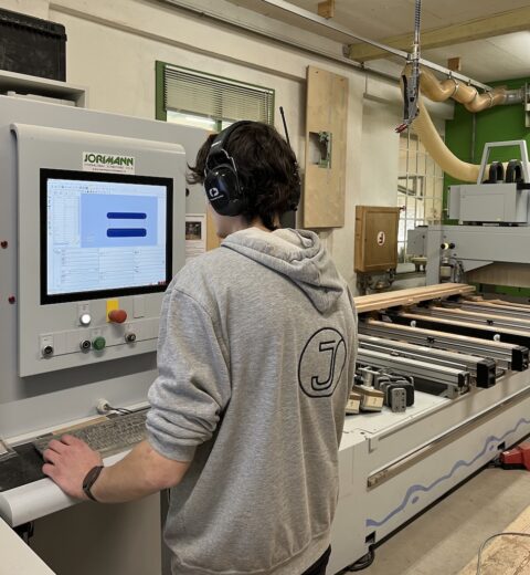 Innenausbau | Küchen | Corian | Reparaturen - Jörimann Schreinerei