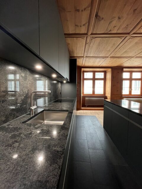 Innenausbau | Küchen | Corian | Reparaturen - Jörimann Schreinerei