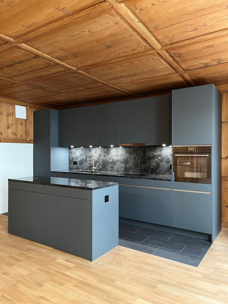 Innenausbau | Küchen | Corian | Reparaturen - Jörimann Schreinerei
